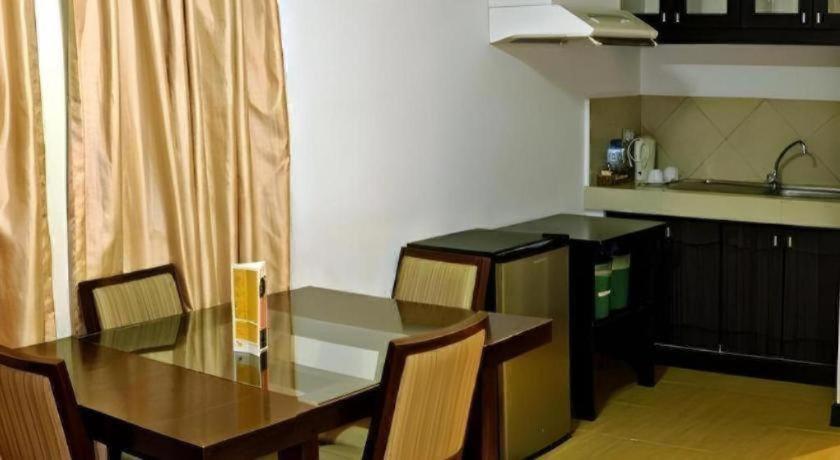 D' Leonor Hotel Davao City Εξωτερικό φωτογραφία