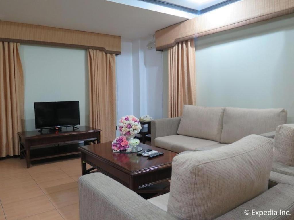 D' Leonor Hotel Davao City Εξωτερικό φωτογραφία