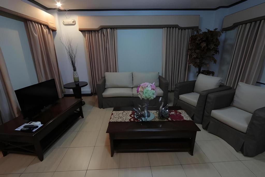 D' Leonor Hotel Davao City Εξωτερικό φωτογραφία
