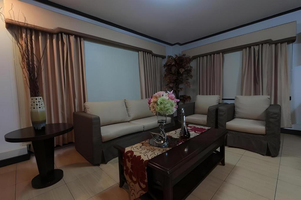 D' Leonor Hotel Davao City Εξωτερικό φωτογραφία